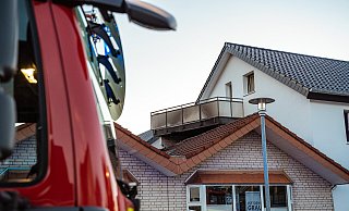 Blick auf den betroffenen Dachstuhl und Balkon - FreitagTV