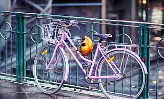 Wer sein Fahrrad abschließen will, muss sich oft behelfen. In Lemgo soll es bald mehr Abstellmöglichkeiten geben. - Symbolbild: Pixabay/doctor-a