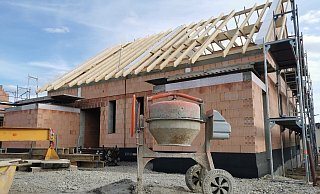 Wer in Barntrup ein Grundstück oder Haus besitzt, muss in Zukunft wohl höhere Abgaben an die Stadt zahlen. Nur die FDP hat sich gegen die Erhöhung der Grundsteuer ausgesprochen. - Archivfoto: Sylvia Frevert