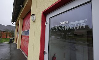Im Feuerwehrgerätehaus Feldrom mangelt es, wie auch an anderen Standorten der Freiwilligen Feuerwehr Horn-Bad Meinberg, an einer sogenannten Netzersatzanlage. Die springt ein, wenn das Stromnetz ausfällt, und sichert damit die Einsatzfähigkeit der Feuerwehr. - Jost Wolf