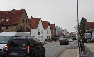 Auf der Lemgoer Straße fließt viel Verkehr. Anwohner fordern Tempo 30. - Nadine Uphoff