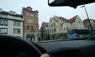 Autofahrer können sich auf Einschränkungen einstellen: Wenn die Einkaufsgalerie am Hornschen Tor abgerissen wird, kommt es zu Sperrungen. Die größten werden wohl in den Sommerferien erfolgen. - Sven Koch Autofahrer können sich auf Einschränkungen einstellen: Wenn die Einkaufsgalerie am Hornschen Tor abgerissen wird, kommt es zu Sperrungen. Die größten werden wohl in den Sommerferien erfolgen. - Sven Koch