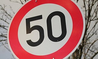 Der Kreis appeliert an Autofahrer sich wegen Rutschgefahr zwischen Wilberg und Remmighausen 50 Stundenkilometer zu fahren. - Pixabay Der Kreis appeliert an Autofahrer sich wegen Rutschgefahr zwischen Wilberg und Remmighausen 50 Stundenkilometer zu fahren. - Pixabay
