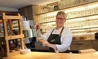 Bei Minna läuft's weiter: Wirtin Wilma Thorenmeier hat einiges in ihrem Gasthofbetrieb umgestellt und hofft langfristig auf viel Zuspruch. Denn sie hat viel in das urige Gebäude investiert. - Madita Schellenberg