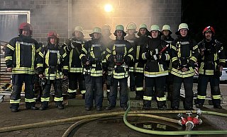 Die Feuerwehrkräfte bei der Atemschutzübung. - Feuerwehr Lemgo