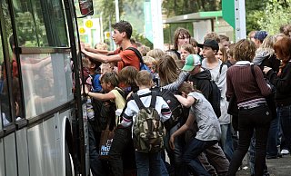 Die Einführung eines kostenlosen Bustickets für Detmolder Schulkinder beschäftigt weiterhin Politik und Verwaltung. - Uwe Zucchi/dpa Die Einführung eines kostenlosen Bustickets für Detmolder Schulkinder beschäftigt weiterhin Politik und Verwaltung. - Uwe Zucchi/dpa