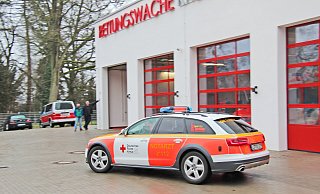 Im Sommer 2023 soll in Bösingfeld an der Extertalstraße eine neue Rettungswache in Betrieb genommen werden. In Kalletal läuft dagegen noch die Suche nach einem Standort an der B 238. Das Archivfoto zeigt die Rettungswache am Lemgoer Klinikum. - Archivfoto: Thomas Reineke