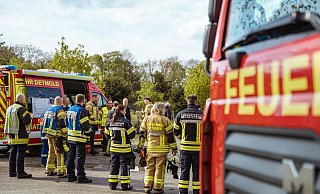 Nach der &Uuml;bung folgte eine Nachbesprechung mit allen eingesetzten Kr&auml;ften. - FreitagTV