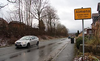 Der Kanal unter der Hauptstraße in Almena soll erneuert werden. - Nadine Uphoff
