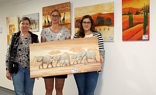 Kooperationspartner: Maria Gofferberg (Leiterin des Kaufhaus Blomberg der euwatec gGmbH), Stefanie Tacke (pädagogische Leitung des Standort Blomberg der euwatec gGmbH) und Janine Albrecht (Leitung des Integrationszentrums Blomberg) - Stadt Blomberg