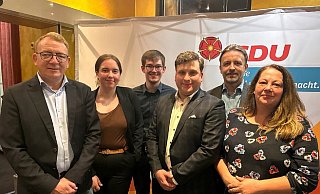 Alte und neue Gesichter im Vorstand des CDU-Stadtverbandes: (von links) André Schröder, Anna Görder, Tim Alexander, Vorsitzender Jan Gentemann, Sebastian Hokamp und Sabine Mirbach. - CDU Bad Salzuflen