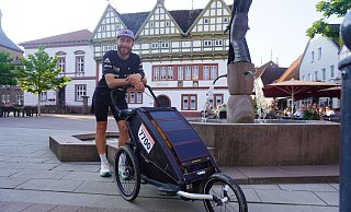 Auf seiner 7700 Kilometer langen "Marathon-Odyssee" läuft Stefan Santifaller aus Südtirol in 182 Tagen quer durch Europa - von Portugal zum Nordkap. Die Hälfte seines Abenteuers hat er bereits hinter sich, Tag 92 führte ihn durch Blomberg. Dort haben ihn vor allem die Fachwerkhäuser sehr beeindruckt, wie er sagt. - Michaela Weiße Auf seiner 7700 Kilometer langen "Marathon-Odyssee" läuft Stefan Santifaller aus Südtirol in 182 Tagen quer durch Europa - von Portugal zum Nordkap. Die Hälfte seines Abenteuers hat er bereits hinter sich, Tag 92 führte ihn durch Blomberg. Dort haben ihn vor allem die Fachwerkhäuser sehr beeindruckt, wie er sagt. - Michaela Weiße