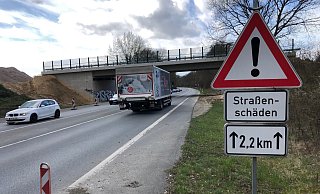Nur noch wenige Monate, dann löst unter anderem diese Brücke den provisorischen Kreisel in Höhe der Oerlinghauser Straße ab. - Thomas Reineke Nur noch wenige Monate, dann löst unter anderem diese Brücke den provisorischen Kreisel in Höhe der Oerlinghauser Straße ab. - Thomas Reineke