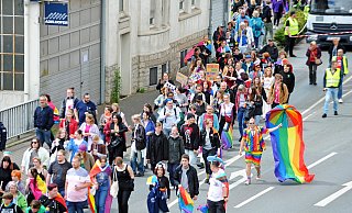 Der "Christopher Street Day" bringt Farbe in die Stadt. - Nicole Ellerbrake Der "Christopher Street Day" bringt Farbe in die Stadt. - Nicole Ellerbrake