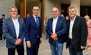 Trafen sich auf dem Brauertag in Berlin: Dirk Beckmann, Cem Özdemir, Udo Strüber und Frank Ehlert (von links). - ? CHLietzmann Trafen sich auf dem Brauertag in Berlin: Dirk Beckmann, Cem Özdemir, Udo Strüber und Frank Ehlert (von links). - ? CHLietzmann