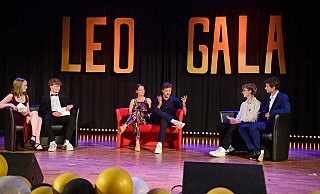 Tommi Schmitt in der Gesprächsrunde. Der Moderator war selber Schüler am Leopoldinum. - Nicole Ellerbrake