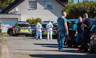 Am Samstagmorgen waren die Ermittler am Tatort im Einsatz. - Freitag TV Am Samstagmorgen waren die Ermittler am Tatort im Einsatz. - Freitag TV