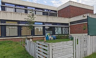 Die ehemalige Pestalozzi-Schule: ein Investor hat große Pläne mit dem gesamten Areal. Bislang ist jedoch noch kein Kaufvertrag mit der Gemeinde Extertal geschlossen worden. - Sylvia Frevert(LZ)