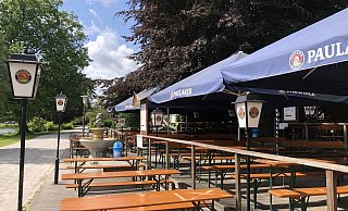 Der „Paulaner Biergarten“ am Kurparksee bleibt vorerst geöffnet. Foto: Sven Kienscherf - Sven Kienscherf Der „Paulaner Biergarten“ am Kurparksee bleibt vorerst geöffnet. Foto: Sven Kienscherf - Sven Kienscherf