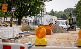 Die Arbeiten auf der Kreuzung im ehemaligen Britenviertel dauern noch an. Die Sylbeckestra&szlig;e sowie die Siegfriedstra&szlig;e bleiben deshalb weiterhin komplett gesperrt. - Raphael Bartling
