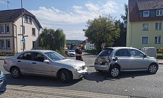 Auf der Hamelner Straße in Barntrup ist es zu einem Unfall gekommen. - Sylvia Frevert Auf der Hamelner Straße in Barntrup ist es zu einem Unfall gekommen. - Sylvia Frevert