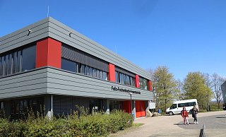 Tests, Masken, Lüften – das gehört noch immer zum Alltag der Felix-Fechenbach-Schülerinnen und -Schüler. Foto: Birgit Guhlke - Birgit Guhlke Tests, Masken, Lüften – das gehört noch immer zum Alltag der Felix-Fechenbach-Schülerinnen und -Schüler. Foto: Birgit Guhlke - Birgit Guhlke