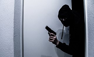 Ein bewaffneter und maskierter Räuber hat am Mittwoch die Südholz-Apotheke überfallen. - Symbolbild Pixabay Ein bewaffneter und maskierter Räuber hat am Mittwoch die Südholz-Apotheke überfallen. - Symbolbild Pixabay