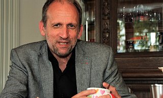 In Berlin Politik für die Heimat machen, dafür tritt der Sozialdemokrat Ulrich Kros bei der Bundestagswahl an. Einfache Parolen für komplizierte Sachverhalte sind nicht seine Sache. Fotos: David Schellenberg - David Schellenberg