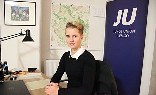 Pia Marie Steinmeier ist die neue Vorsitzende der Jungen Union in Lemgo. Im CDU-Büro am Rampendal wird sie jetzt noch mehr Zeit verbringen. - Kirsten Fuhrmann