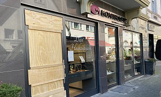 In das Juweliergeschäft Kontraste brachten bislang Unbekannte in der Nacht auf den 1. September ein. - Cordula Gröne In das Juweliergeschäft Kontraste brachten bislang Unbekannte in der Nacht auf den 1. September ein. - Cordula Gröne