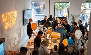 In der Weidmüller-Welt können interessierte Besucherinnen und Besucher innovative Technologien und Lösungen von Weidmüller erleben. - Weidmüller In der Weidmüller-Welt können interessierte Besucherinnen und Besucher innovative Technologien und Lösungen von Weidmüller erleben. - Weidmüller
