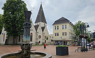 Eine große Investition steht in Lage an - die Sanierung des Marktplatzes. Das ist Bestandteil des Innerstädtischen Entwicklungskonzeptes und beschlossene Sache. - Astrid Sewing