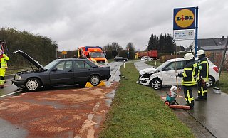 Bei einem Unfall mit Personenschaden wurde am Dienstagabend am Ortseingang von Barntrup ein Autofahrer verletzt. - Katrin Kantelberg