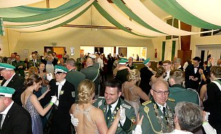 Beim Schützenball wurde bis in den frühen Morgen getanzt. - Rudi Rudolph Beim Schützenball wurde bis in den frühen Morgen getanzt. - Rudi Rudolph