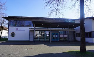 CDU und SPD-Fraktion halten das Beheizen des Schlänger Schulzentrums mit Erdgas für die richtige Entscheidung. - Michaela Weiße CDU und SPD-Fraktion halten das Beheizen des Schlänger Schulzentrums mit Erdgas für die richtige Entscheidung. - Michaela Weiße