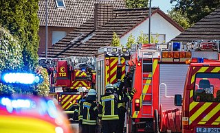 Gegen 13 Uhr wurde die Feuerwehr am Montag zu einem Brand in Bad Salzuflen-Holzhausen gerufen. - Freitag-TV