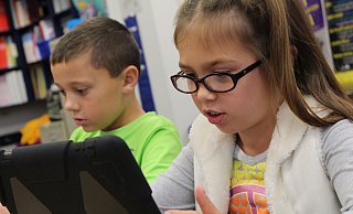 Die Ausstattung mit Tablets und schnelles Internet sollen lippische Schulen voranbringen. - Pixabay