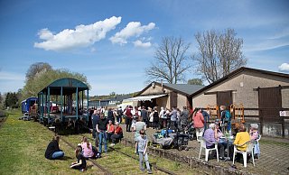 Die Veranstalter rechnen mit guter Stimmung beim Kunst- und Handwerkermarkt in der Ladestraße am Bahnhof Farmbeck. - Peter Wehowsky Die Veranstalter rechnen mit guter Stimmung beim Kunst- und Handwerkermarkt in der Ladestraße am Bahnhof Farmbeck. - Peter Wehowsky