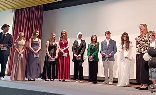 Die Eduard-Hoffmann-Realschule hat Abschluss gefeiert. - EHR