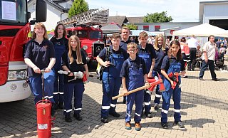 Die Jugendwehr des Löschzugs Helpup ist gut aufgestellt. Aktuell gehören ihr 19 Mädchen und Jungen an. Sie haben das Feuerwehrjubiläum mitgestaltet. - Knut Dinter Die Jugendwehr des Löschzugs Helpup ist gut aufgestellt. Aktuell gehören ihr 19 Mädchen und Jungen an. Sie haben das Feuerwehrjubiläum mitgestaltet. - Knut Dinter