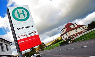 Die Humfelder wünschen sich eine bessere Bushaltestelle am Sportplatz. - Nicole Ellerbrake Die Humfelder wünschen sich eine bessere Bushaltestelle am Sportplatz. - Nicole Ellerbrake