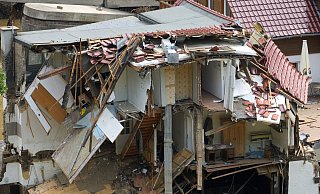  Häuser im Ahrtal im Ortsteil Walporzheim sind zerstört. In den vom Unwetter betroffenen Gebieten beginnen die Aufräumungsarbeiten. - Thomas Frey/dpa