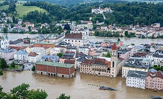 Teile der Altstadt von Passau sind vom Hochwasser der Donau überflutet. - Armin Weigel/dpa