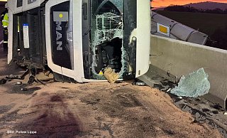 Verkehrsunfall auf der Nordumgehung / Barntrup (Foto: Polizei Lippe) - Polizei Lippe