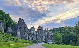 Die Externsteine sind nicht nur ein touristischer Anziehungspunkt. Auch heidnische Rituale und Zeromonien finden dort statt. - Archivfoto: Anne Wolf Die Externsteine sind nicht nur ein touristischer Anziehungspunkt. Auch heidnische Rituale und Zeromonien finden dort statt. - Archivfoto: Anne Wolf