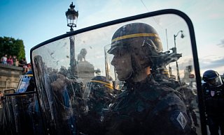 Nach dem Tod eines Jugendlichen bei einer Verkehrskontrolle hatte es in Frankreich tagelang schwere Unruhen gegeben. - Lewis Joly/AP/dpa Nach dem Tod eines Jugendlichen bei einer Verkehrskontrolle hatte es in Frankreich tagelang schwere Unruhen gegeben. - Lewis Joly/AP/dpa