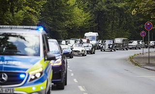48 Oldtimer setzen sich bei der vierten Auflage der "Hermann Classics" von Detmold aus in Bewegung. - Markus Mamoser 48 Oldtimer setzen sich bei der vierten Auflage der "Hermann Classics" von Detmold aus in Bewegung. - Markus Mamoser