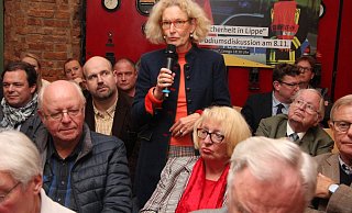 Pers&ouml;nliches Sicherheitsgef&uuml;hl: Beatrix Boekstegers findet es zu lang, wenn die Polizei eine halbe Stunde ben&ouml;tigt, um vor Ort zu sein. - Marianne Schwarzer