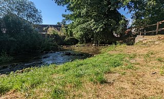 Die Osterkalle fließt idyllisch durch Langenholzhausen. Bei Starkregen könnte sie allerdings große Schäden anrichten. Dagegen möchte sich die Gemeinde rüsten. - Gemeinde Kalletal Die Osterkalle fließt idyllisch durch Langenholzhausen. Bei Starkregen könnte sie allerdings große Schäden anrichten. Dagegen möchte sich die Gemeinde rüsten. - Gemeinde Kalletal