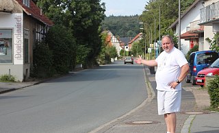 Ernst Richard Baumert vom Gasthaus „Zur lippischen Rose" beklagt sinkende Gästezahlen. - Vasco Stemmer
